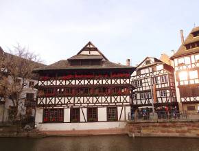 Rundreisen in Frankreich: Straßburg, La Petite France - Zunfthaus