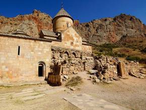 Armenien Rundreisen: Kloster