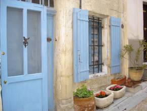Rundreisen in Frankreich: Altstadt von Arles, Südfrankreich
