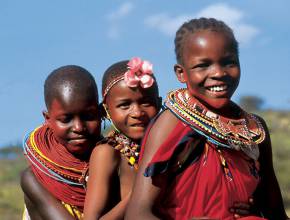 Rundreisen in Kenia: Kinder der Masai Mara