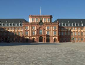 Städtereisen nach Mannheim: Barockschloss Mannheim