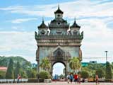 Vientiane: Triumphbogen Patuxay