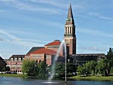 Kieler Rathaus mit Glockenturm