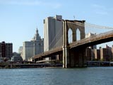 New York: East River und Brooklyn Bridge