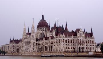 Parlamentsgebäude an der Donau in Budapest