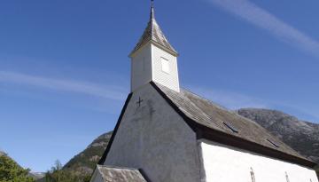 Kirche in Norwegen - Fahrt mit Hurtigruten