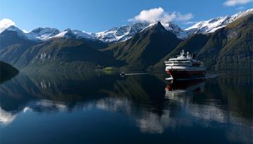 Fahrt mit Hurtigruten