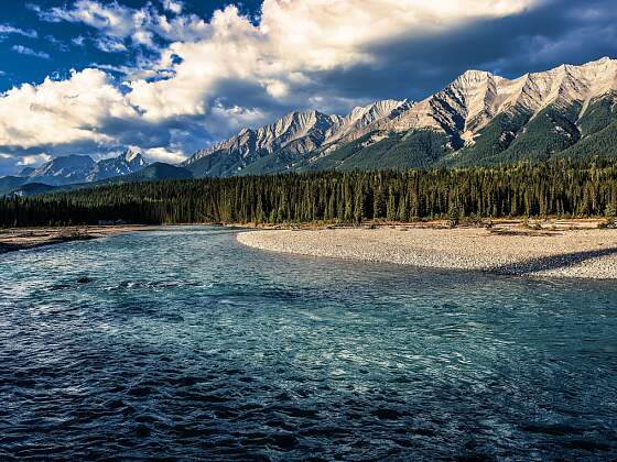 Kanada: Bow River im Banff Nationalpark, Alberta