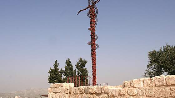 Kreuz auf Berg Nebo, Jordantal - Jordanien