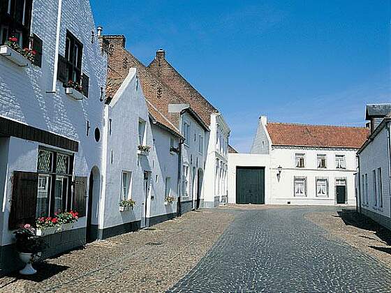 Niederlande, Limburg: Das weiße Dorf Thorn