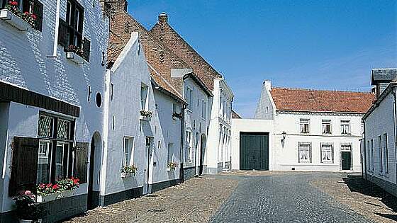 Niederlande, Limburg: Das weiße Dorf Thorn
