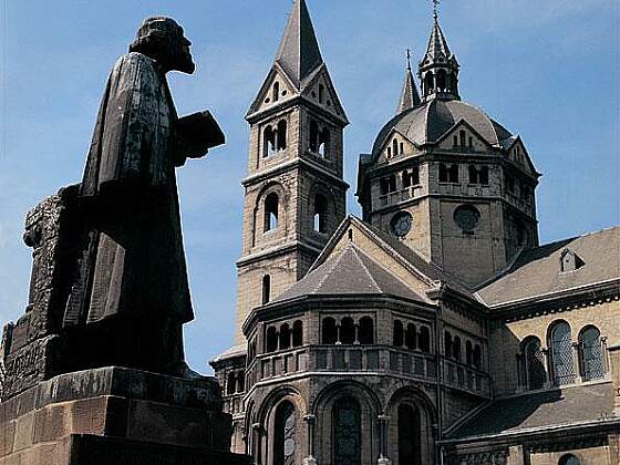 Niederlande, Limburg: Kirche in Roermond