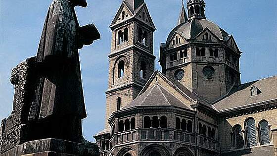Niederlande, Limburg: Kirche in Roermond