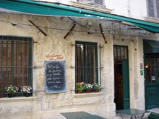 Avignon: Café in der Altstadt