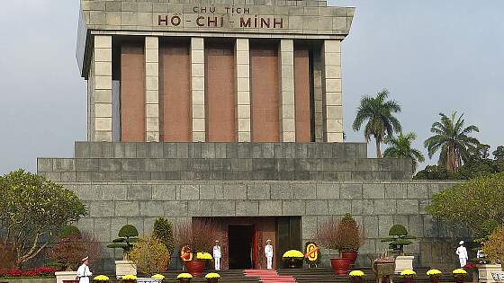 Hanoi: Ho Chi Minh Mausoleum