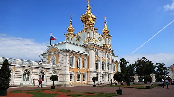 St. Petersburg: Schloss Peterhof Kirche