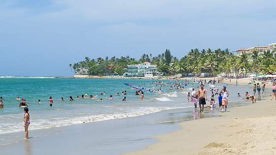 Dom. Republik: am Strand von Sosua