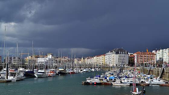 Spanien, Kantabrien: Santander Hafen
