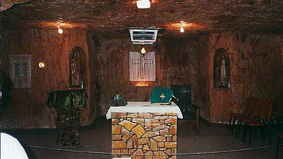 Im Inneren einer Kirche in Coober Pedy
