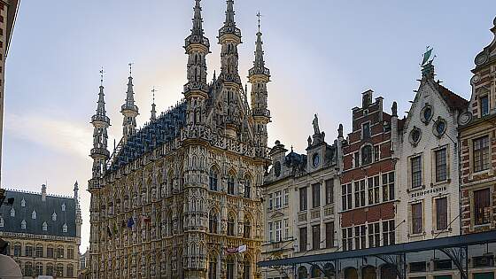 Belgien Flandern: Leuven Rathaus