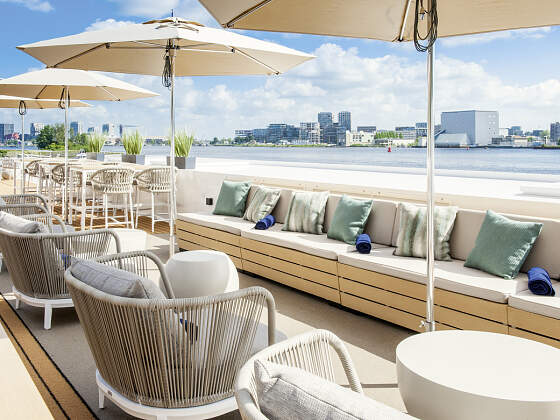 AMADEUS Nova: Sonnendeck Lounge