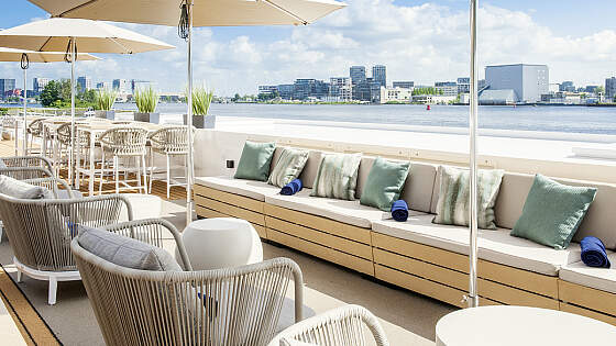 AMADEUS Nova: Sonnendeck Lounge