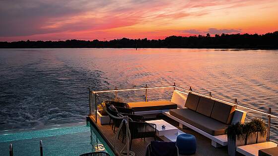 AMADEUS Provence: Infinity Pool - Pooldeck