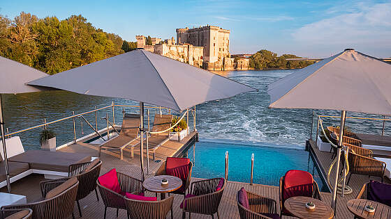 AMADEUS Provence: Infinity Pool