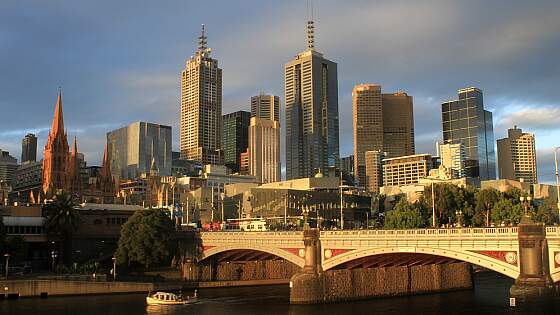 Melbourne am Yarra River, Australien