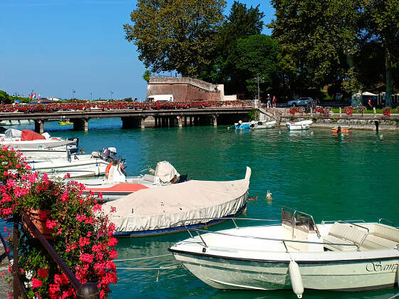 Italien Radreise: Boote am Gardasee