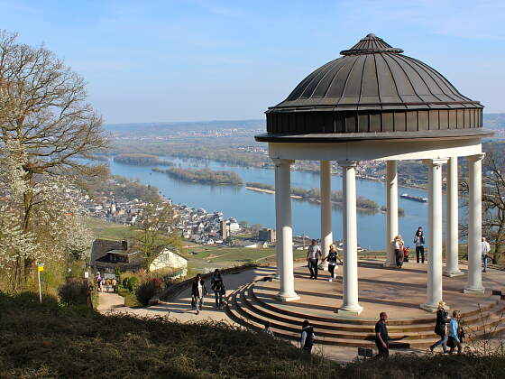 Tempel am Niederwalddenkmal in Rüdesheim