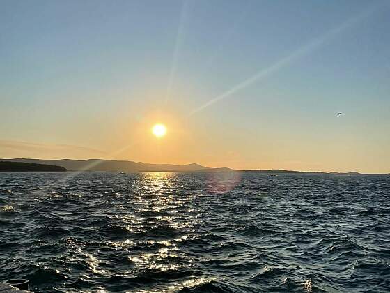 Kroatiens Küste mit Ausblick auf das Meer