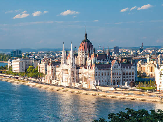 Parlament am Ufer der Donau in Budapest, Ungarn