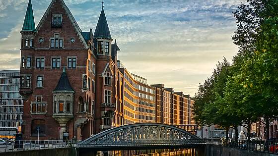 Elbe Flusskreuzfahrten: Hamburg Speicherstadt