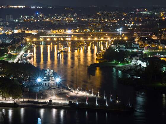 Rheinkreuzfahrt: Koblenz - Deutsches Eck bei Nacht