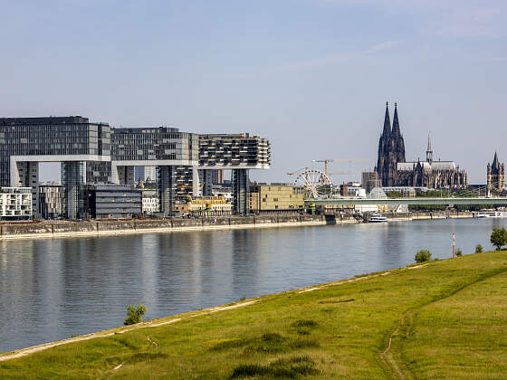 Köln: Kranhäuser, Rhein & Kölner Dom