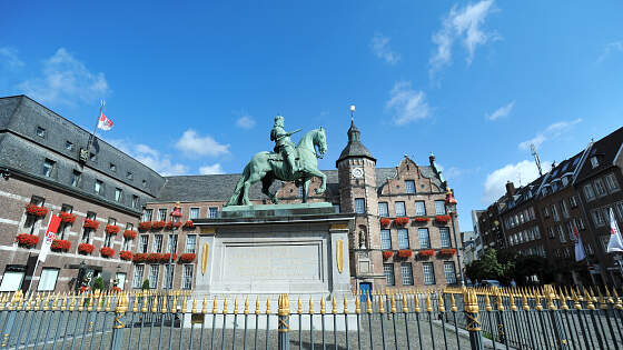 Düsseldorf: Jan Wellem Denkmal in der Altstadt