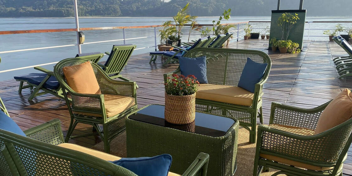 MS Sukapha: Sonnendeck
