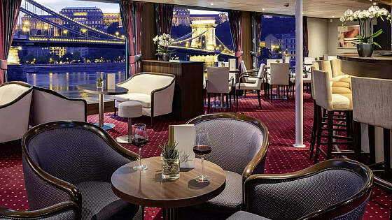 MS VistaNova: Bar und Salon