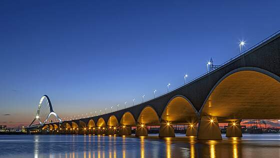 Nijmegen: Brücke De Oversteek 