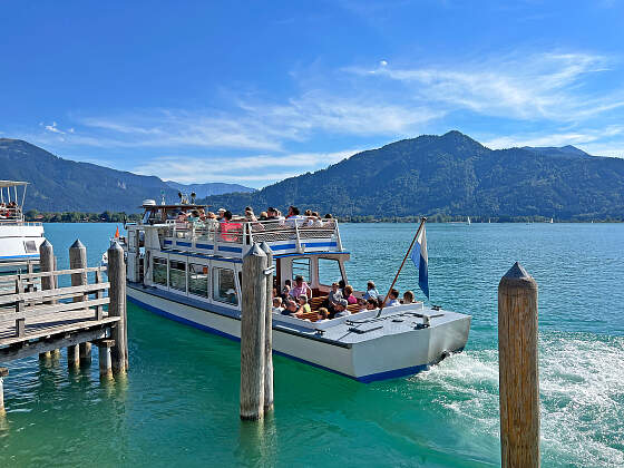 Wanderreise in Bayern: Schifffahrt auf dem Tegernsee
