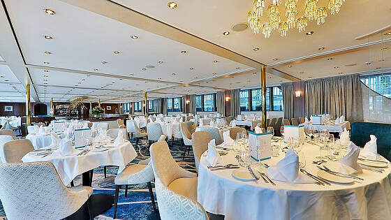 MS Anesha: Restaurant "Vier Jahreszeiten"