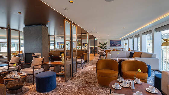 MS Aurelia: Salon