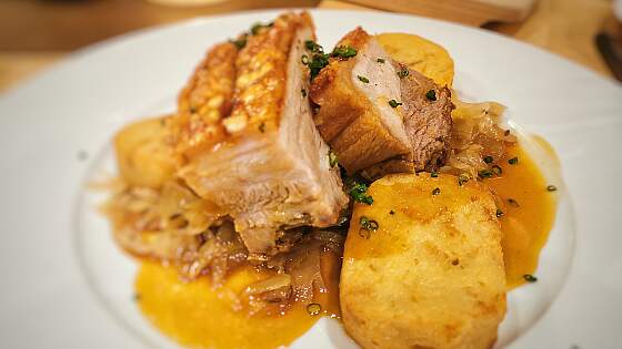 Böhmischer Schweinebraten mit Knödel
