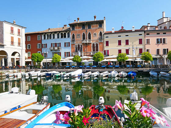 Radreisen am Gardasee: Boote in Desenzano