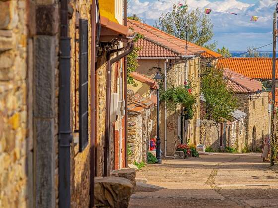 Dorf am Jakobsweg in Spanien