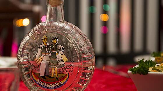 Tuica (Pflaumenschnaps) aus Rumänien