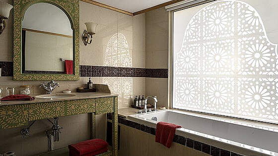 MS Ganges Voyager: Suite Maharaja - Blick ins Bad