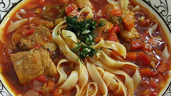 Lagman (dicke Suppe) aus Usbekistan