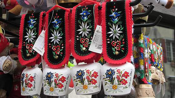 Souvenirs aus der Schweiz: Kuhglocken